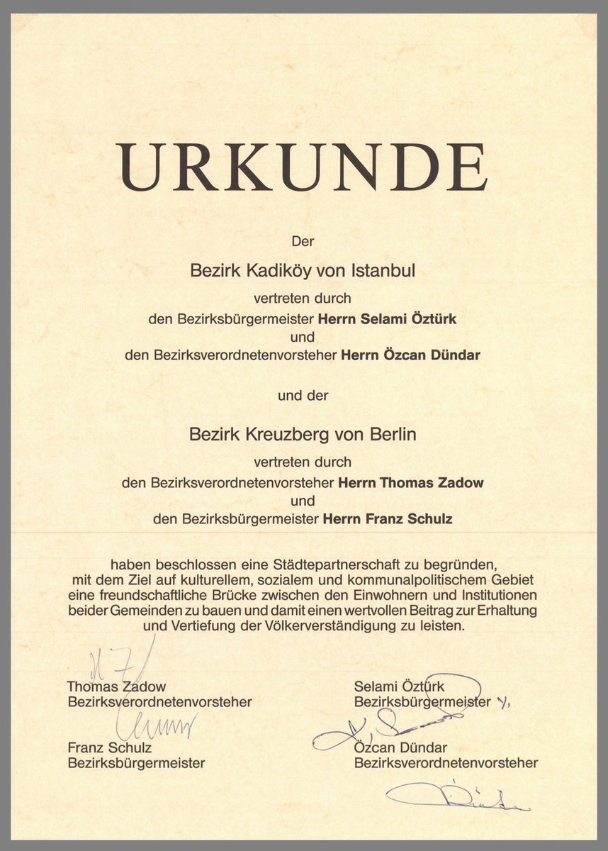 30 Jahre Städtepartnerschaft – Kadıköy&amp;Kreuzberg
Wir wollten Menschen zusammenbringen, Vorurteile abbauen und eine lebendige Brücke zwischen den Bezirken schaffen. Heute, 30 Jahre später erfüllt es mich als Initiator mit Stolz, zu sehen, was aus unserer Idee geworden ist <a href="/DTSV_eV/">DTSV_eV</a>