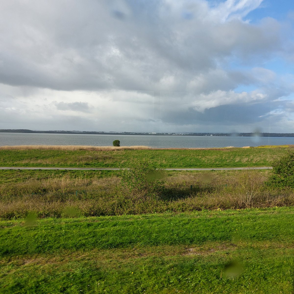 grecian10681068's tweet image. No ferry across , just a Sunday morning view across.  
#liverpool 
#rivermersey