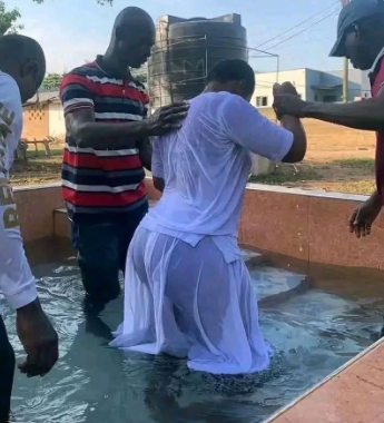 BlessdGrooveKid's tweet photo. Kazini kwa Yohana mbatizaji kuna Deiwaka https://t.co/33H1kzKh2r