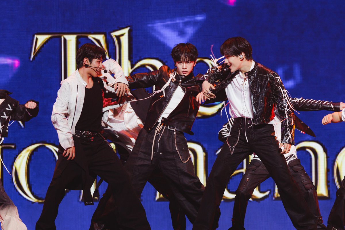performance__pr's tweet photo. ─────────
マイナビ presents The Performance
ライブフォト
─────────
2026.04.11
COLLABORATION STAGE

#VERIVERY
#EVNNE
♪Fact Check

撮影：田中聖太郎写真事務所

【ABEMA】DAY2 無料見逃し配信でチェック！
🔗https://t.co/f9eNmp0kWb

#マイナビpresentsThePerformance
#ThePerformance
#ザパフォ
@the_verivery @the_verivery_jp 
@EVNNE_official @EVNNE_jp