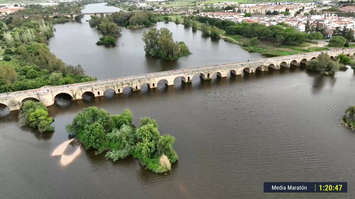 ayto_merida's tweet photo. 📺  En la retransmisión de la @mediamerida_  que ofreció ayer sábado @teledeporte pudimos disfrutar de unas maravillosas imágenes aéreas de nuestra preciosa ciudad Patrimonio de la Humanidad 😍 https://t.co/BVOOBwSBRj