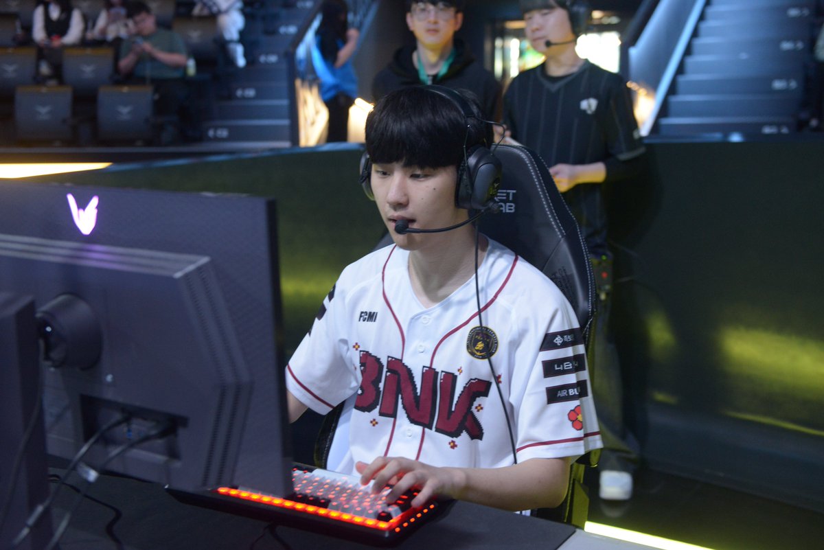 Shadow Corporation (eSports Agency) tweet media