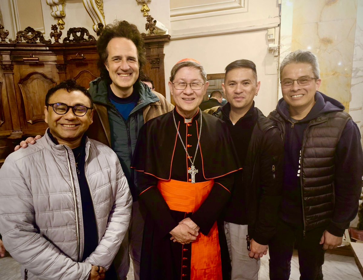 GenRosso's tweet image. Una grande gioia per noi ieri sera incontrare il cardinal Tagle qui a Monte San Giovanni Campano.
#genrosso #concert #concerto #tour2026
