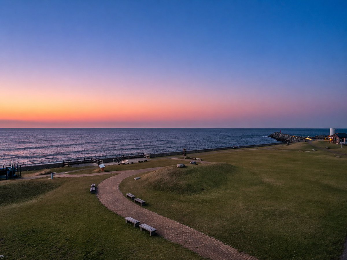 umiterasu's tweet photo. うみてらす名立【名立の湯ゆらら】
露天スペースから
眺められる昼と夕方の景色
あなたはどちら派ですか？

＃新潟県 ＃上越市 ＃名立 ＃うみてらす名立 ＃ゆらら
＃温浴施設 ＃露天風呂
＃癒しの時間 ＃昼の絶景 ＃夜の絶景
＃景色が好き ＃リラックスタイム
＃お風呂好きな人と繋がりたい https://t.co/xmOiio6o80