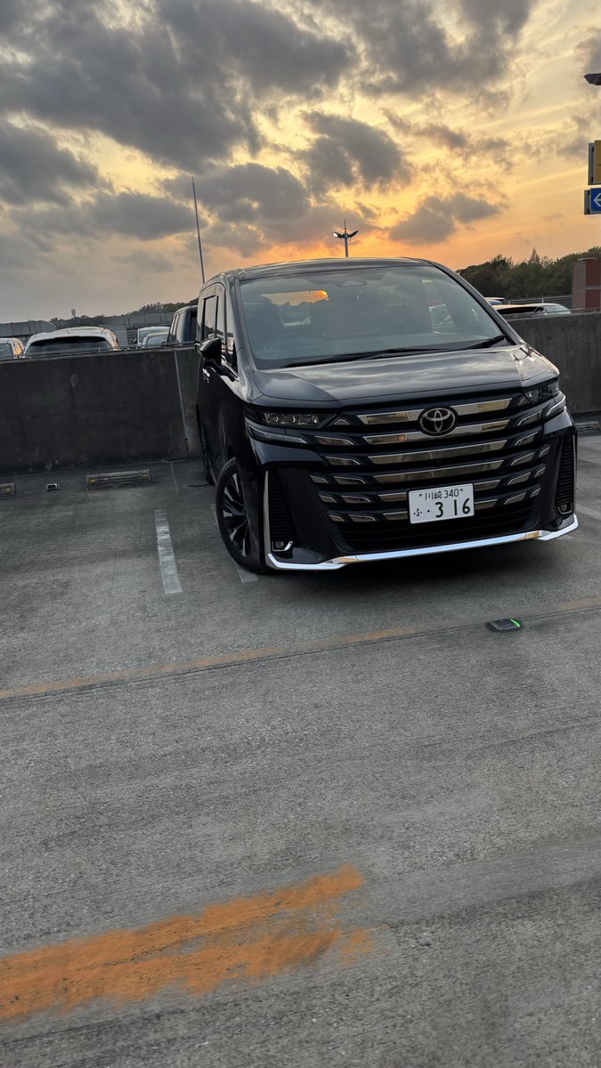 SteveDanielle19's tweet photo. ハンドル真っ直ぐにせず、周りの迷惑を
気にしない残クレベルファイヤー
#トレッサ横浜
#トヨタ
#残クレ
#アルファード
#ヴェルファイア https://t.co/MlY2TY5cQ2