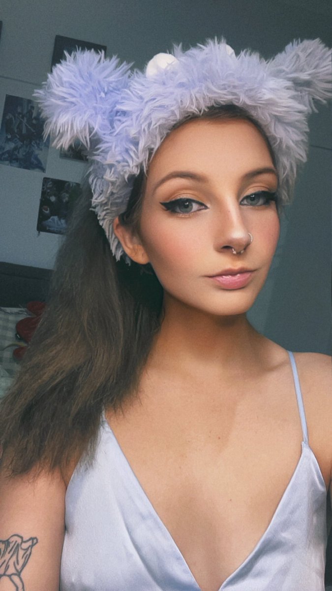Jade tweet media