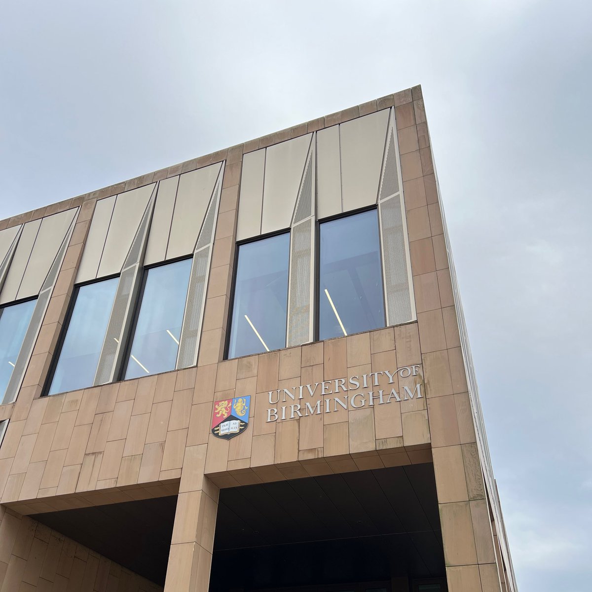 BushraAlHuzili's tweet image. صباح الخير! ☀️ 

أشارك اليوم بتقديم بحثي في مؤتمر رابطة الدراسات السلافية والشرقية الأوروبية البريطانية (BASEES) والمقام في جامعة برمنجهام.