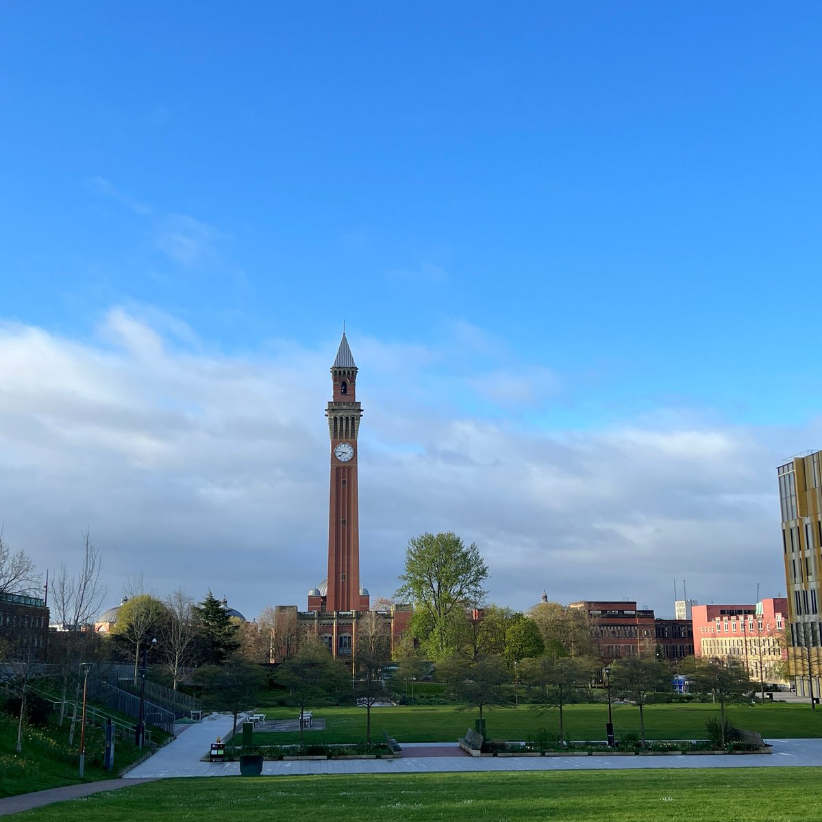 BushraAlHuzili's tweet image. صباح الخير! ☀️ 

أشارك اليوم بتقديم بحثي في مؤتمر رابطة الدراسات السلافية والشرقية الأوروبية البريطانية (BASEES) والمقام في جامعة برمنجهام.