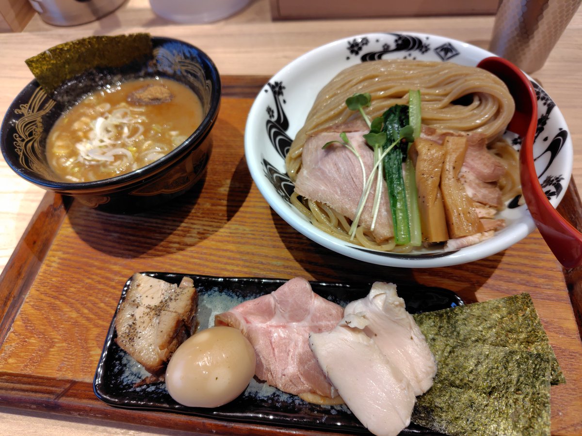 RENREN。 tweet media