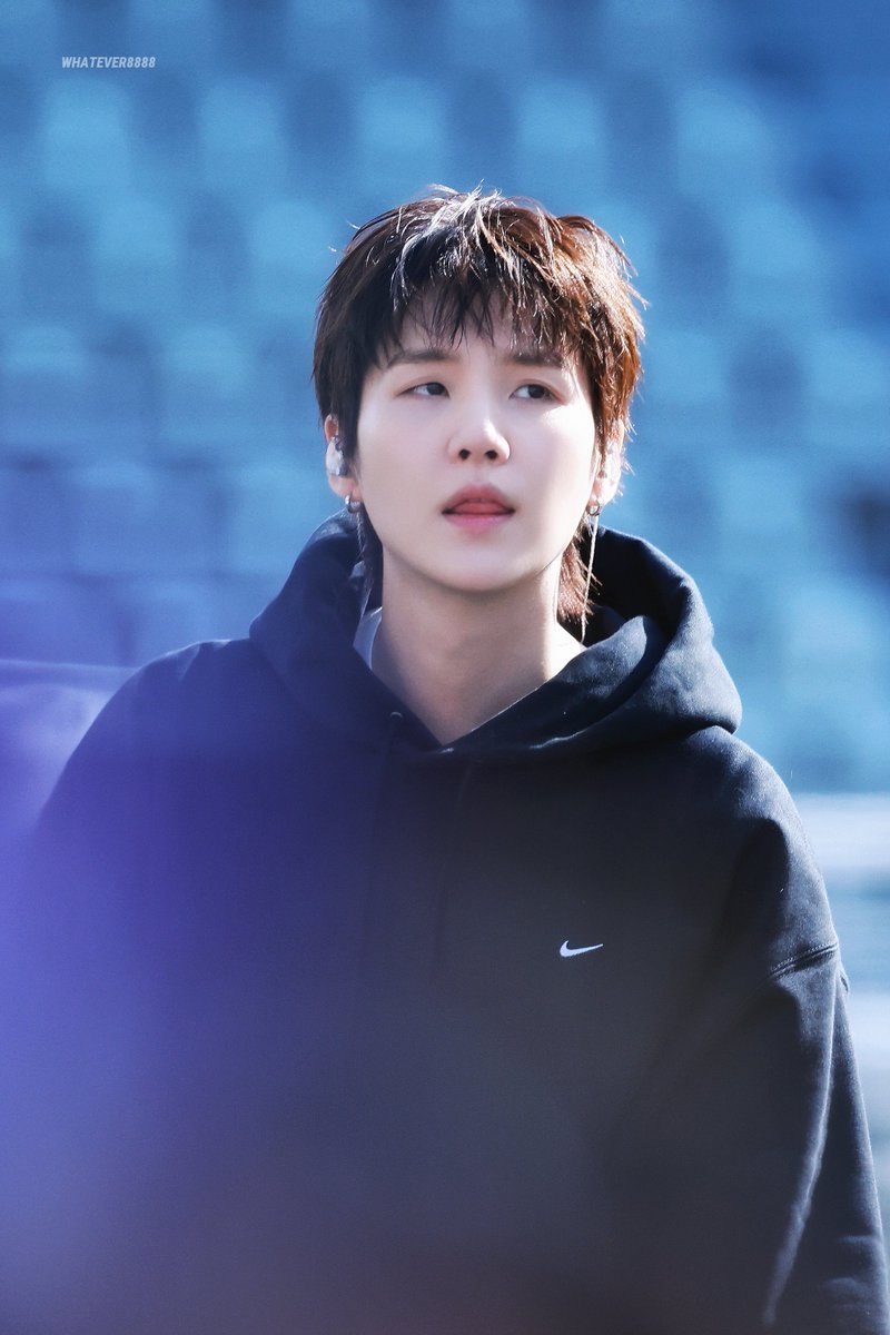 whatever8888 tweet media