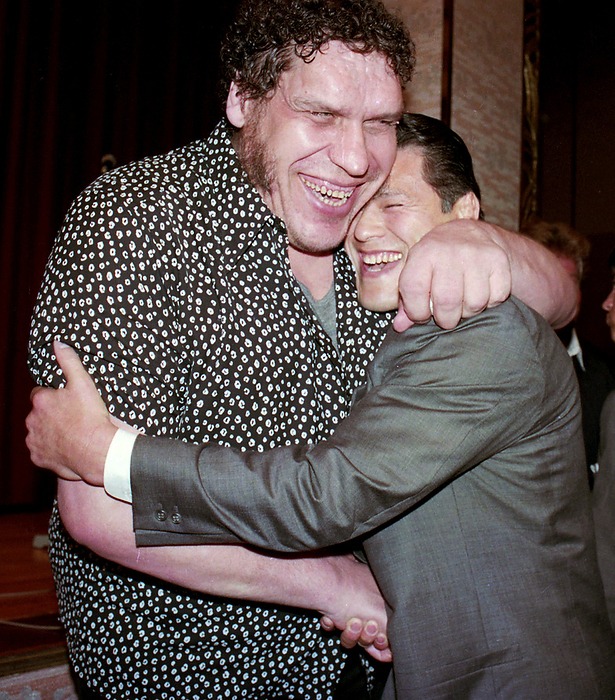 #OnThisDay in 1990: WWF/All Japan/New Japan: Capitol Tokyu Hotel, Chiyoda, Tokyo: Antonio Inoki and André the Giant renew an old friendship on the eve of Wrestling Summit.