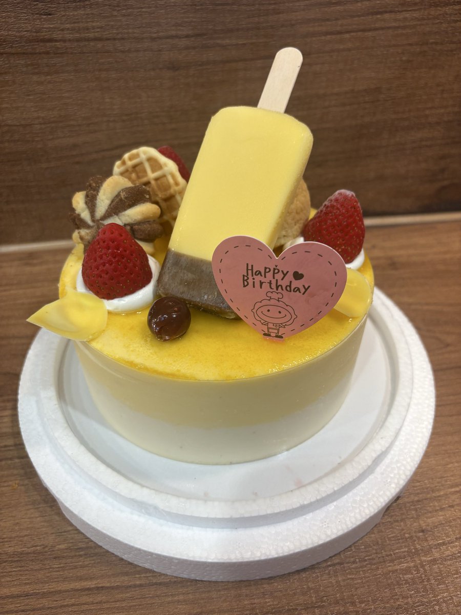 HelenChiu13's tweet photo. #女兒約小學同學一起聚餐，還提早幫我慶生讓我驚喜，在她朋友餐廳吃飯，菜餚美味，新鮮海鮮，真的好吃唷 https://t.co/vwDzwkCmH4