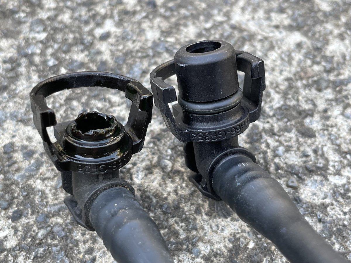 qqryuta's tweet photo. Just as the technician said, the connector on the Breed Horse unit was broken and couldn’t be reused. So, I replaced the 1323H9 with a new one as well.
https://t.co/TgvdYuLP0T https://t.co/quaDqjpmzH