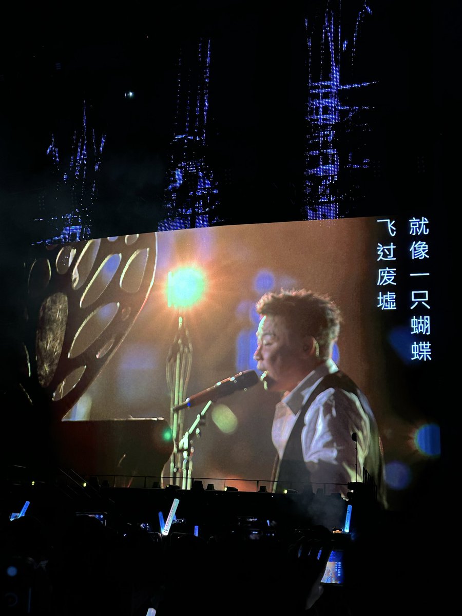 KatrinAFDT's tweet photo. 一打开抖音一半一半全是陶喆演唱会的视频，我真不行了，怎么还有一个月我才能再看到老大 https://t.co/OxsRPy1S6N