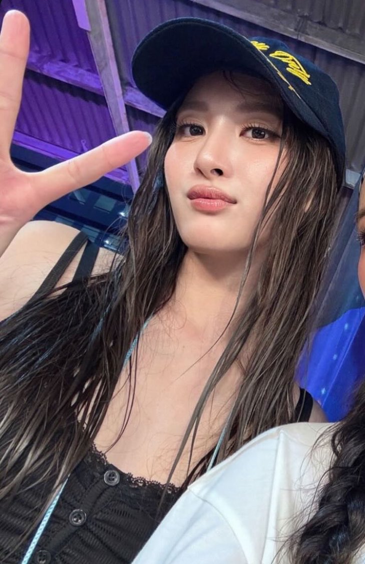 en εїɞ tweet media