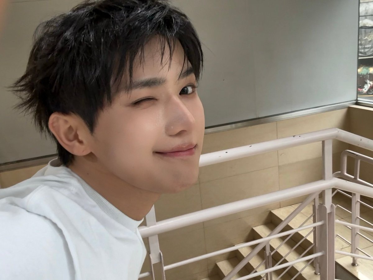 이첸 아카이브 tweet media