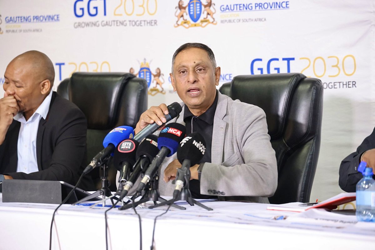 EducationGP1's tweet image. 📸: MEC @LebogangMaile1 outlines the State of Education in Gauteng.

📍Braynston High School

#GrowingGautengTogether