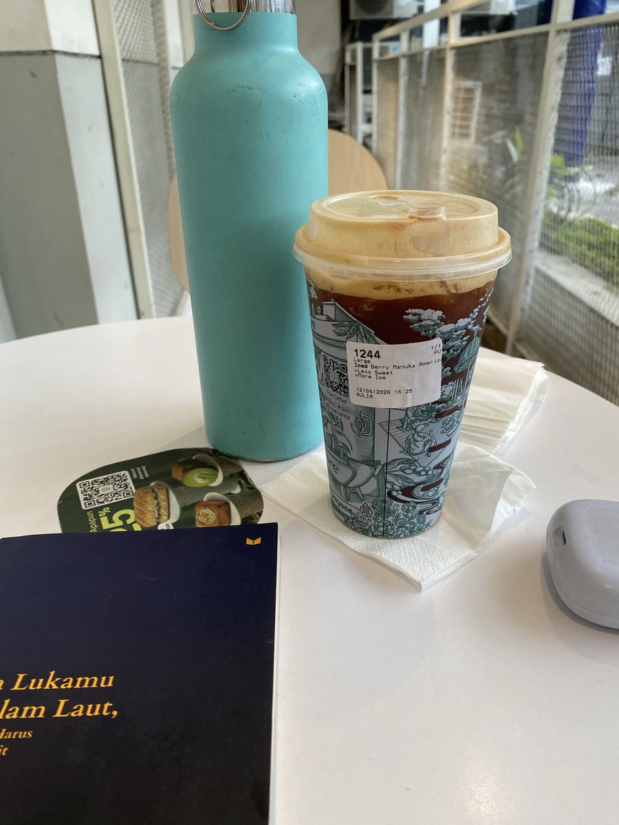 Berry Manuka tweet media