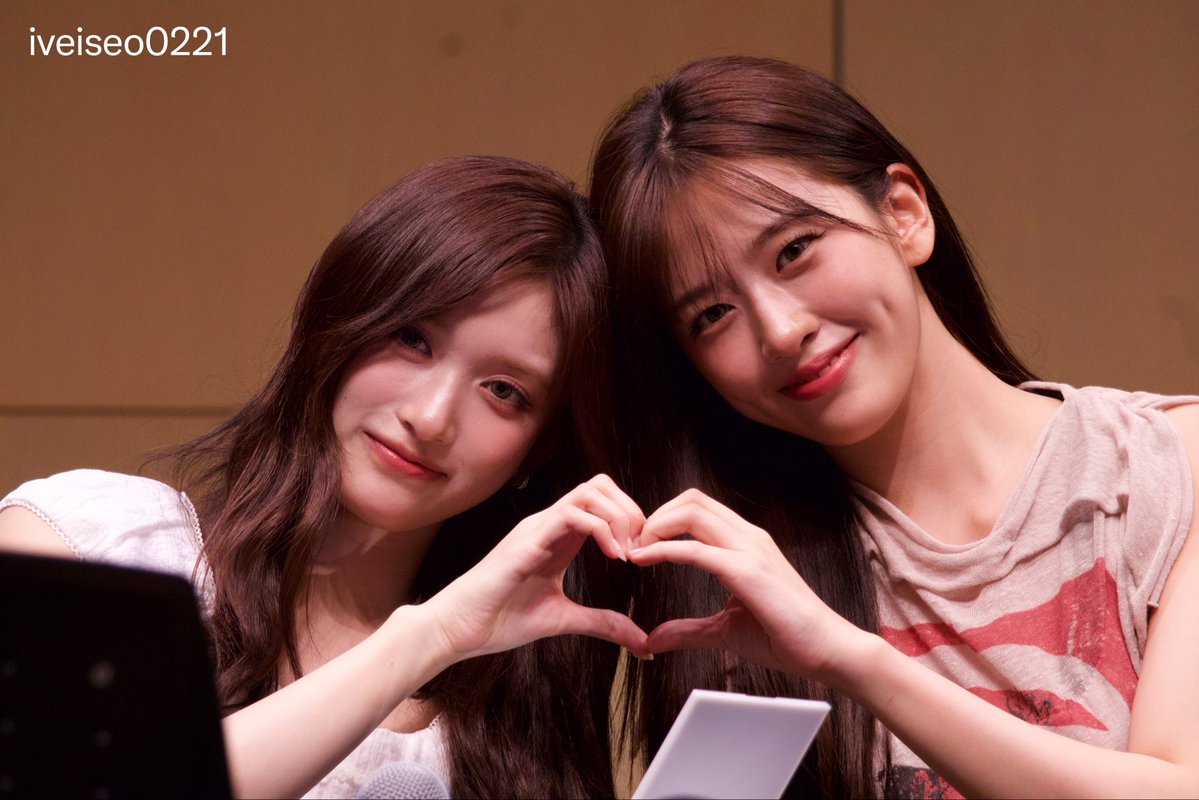 iveiseo0221's tweet image. 260412 IVE全員サイン会 大阪

🐯🐶 

#IVE #HEHEZ #LEESEO #ANYUJIN #아이브 #이서 #안유진 #혜혜즈 @ive_twt