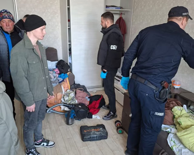 intl_source's tweet image. #PrisonerExchange #Conflict #Ukraine
A fragile truce during Easter shattered as Ukraine and Russia traded prisoners but accused each other of breaking the cease-fire, while forced recruitment in Bucha...
intlsource.net/en/public/arti…