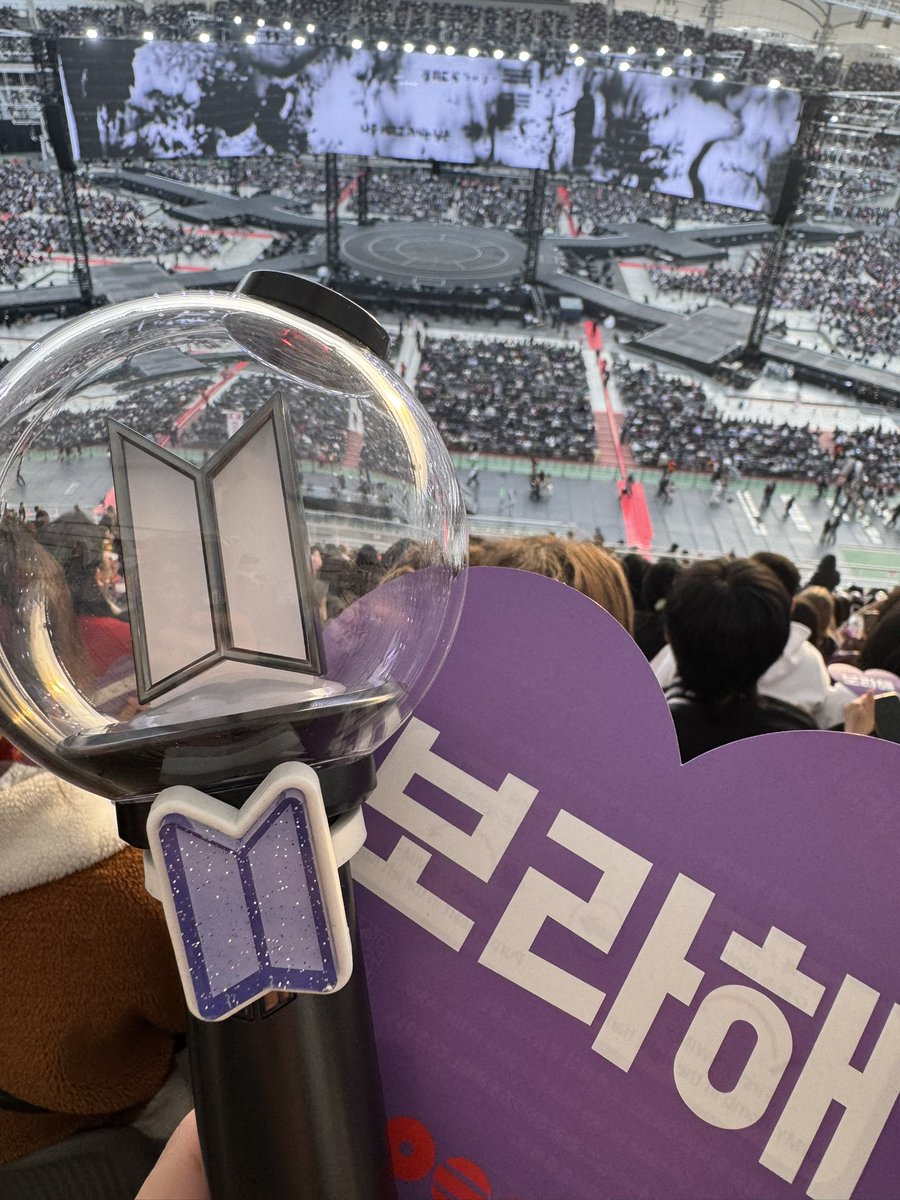 ⟭⟬ lilbellリルベル⟬⟭ is seeing BTS tweet media