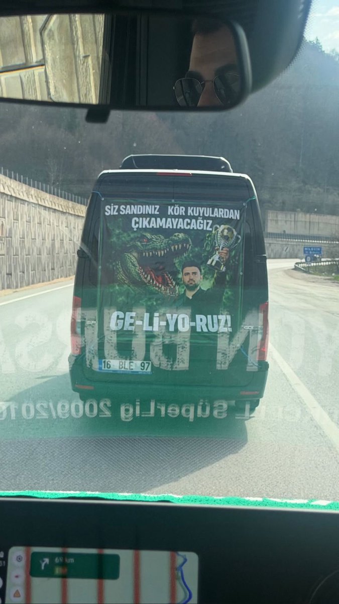 CurvaTurkiye's tweet photo. Bursa - Eskişehir yolu tıkanmış https://t.co/yWwkPBUmNV