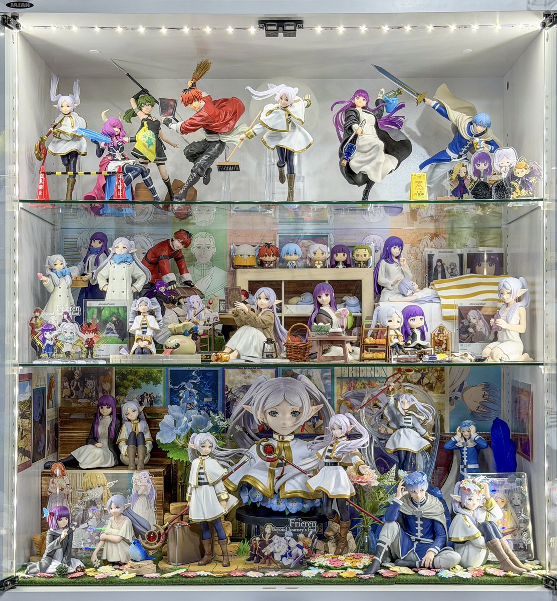 panpakapan327's tweet photo. 一番くじで更にディスプレイがアップグレードされた🩵

#葬送のフリーレン
#frieren https://t.co/j2CI9bBZCK