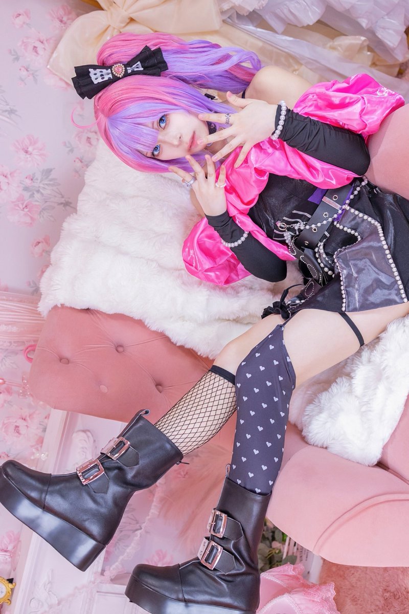 iro_yume1221's tweet photo. Hololive 💅✨
綺々羅々ヴィヴィcosplay
 #ヴィヴィメイク https://t.co/mIvIoFfdoo