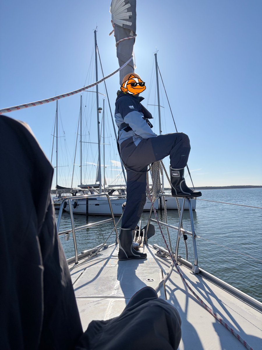 BowTiedClownfsh's tweet photo. @SailorManCrypto Launched the season as well! https://t.co/nKxe8pXL02