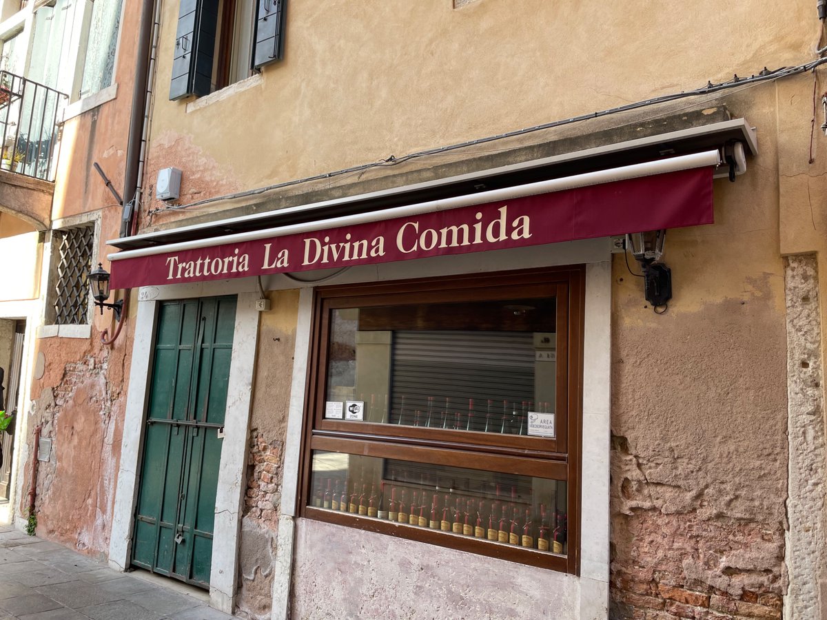 MerceAlba's tweet photo. @MastersOfNaming 
Menja el que vulguis, Dante. https://t.co/MJqcHP9eel