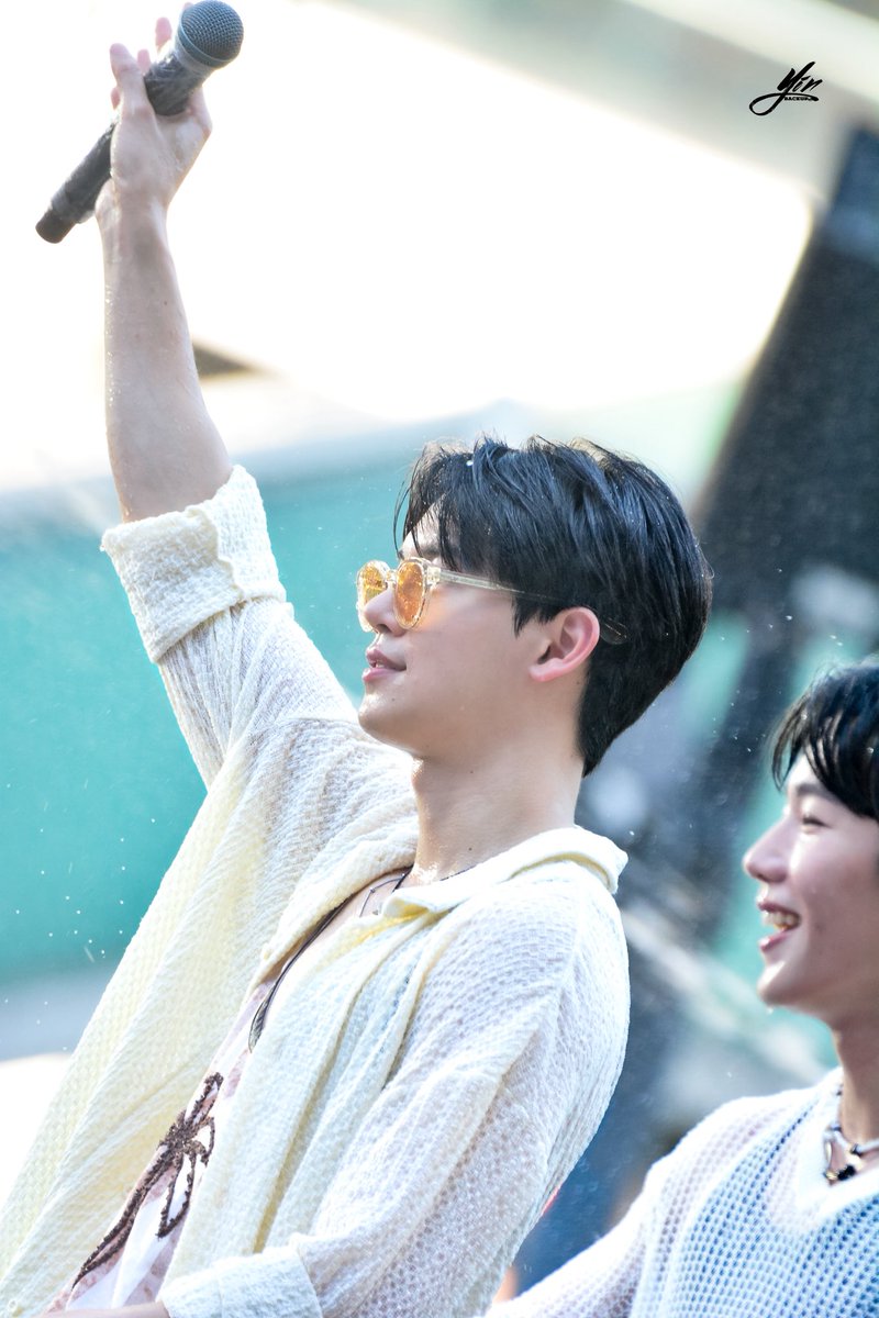 BackupYin's tweet photo. 260412   조르지마~

YINWAR SONGKRAN AT CTW
#yinyin_anw 
#CTWSongkran26xYinWar https://t.co/pTvzsrKuzY