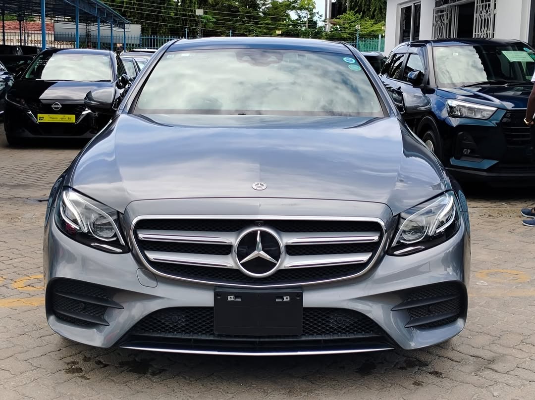 alasirimotors's tweet image. Mercedes Benz E200 ✅E200✅E200 2019 🔥

BENZ E200 AVANT GARDE 
2019/ 12 MODEL 
PETROL 
1500CC 
MILEAGE 84,000 KM