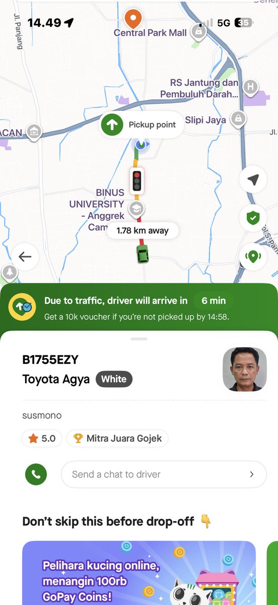 athamadi's tweet photo. jujur kesel, bisa gasih gojek/gocar/dll gitu kalau misalnya emang gamau ambil tuh cancel aja gausah makin menjauh? gila gatau org lagi buru buru apa ya? #gojek #gocar https://t.co/mkZPZcrmiF