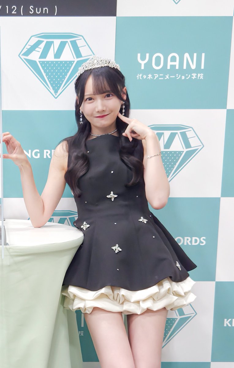 しさん tweet media