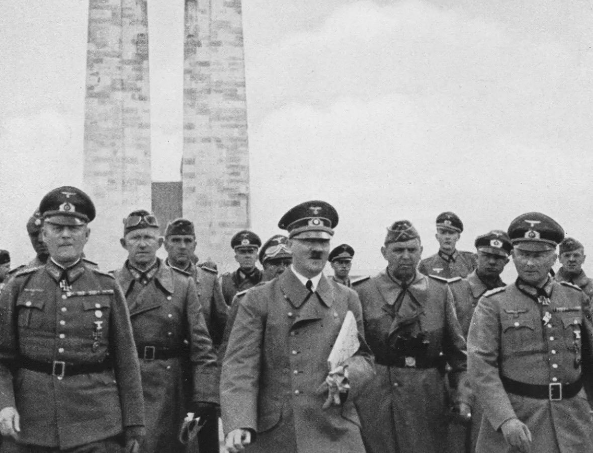 WW1cemeteries.com tweet media