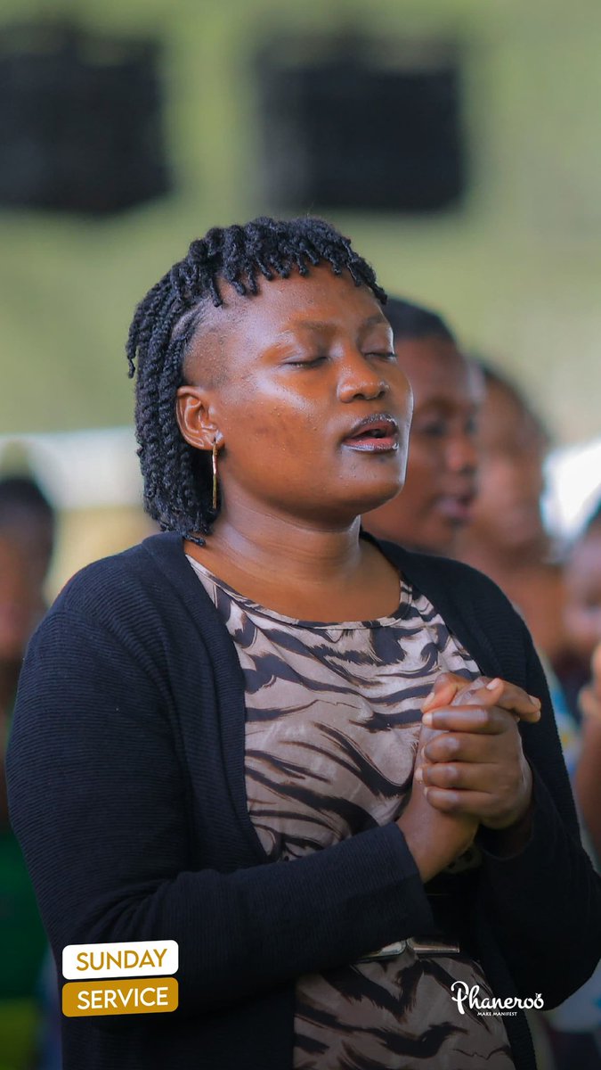 doraforchrist's tweet photo. No one, Jesus! There's no one like You — DARLING, there's no one; Jesus, there's no one else like You. 

#Worship 
#PhanerooSundayService | #LiveNow https://t.co/397BzwDdlj