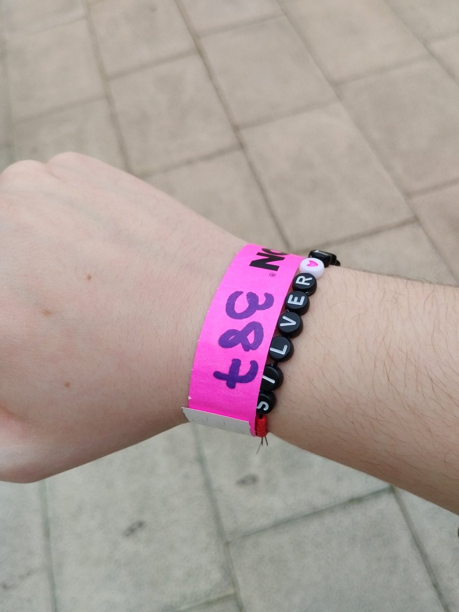 ainhoa lvs 🦕| HE ABRAZADO A DANNA tweet media