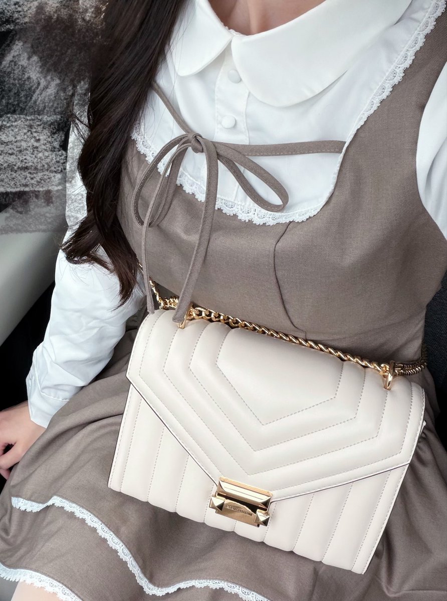 MICHAEL KORS OUTLET
WHITNEY キルティング フラップ チェーン ショルダー ミディアムです❣️
15000円とかで買えますꧦ𛰙᭜𖫴𖫰𖫱𖫳𖫲𖫲𖫳𖫴𖫰𖫱꛰ ᭜𖫴𖫰𖫱𖫳𖫲𖫲𖫳𖫴𖫰𖫱꛰ީᩝ𛰚ഒ·⸌̟͂̋⸍̑⸜̑⸝͂ ໋