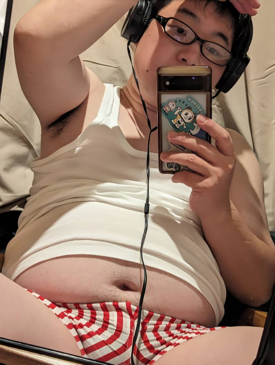 もぶた tweet media