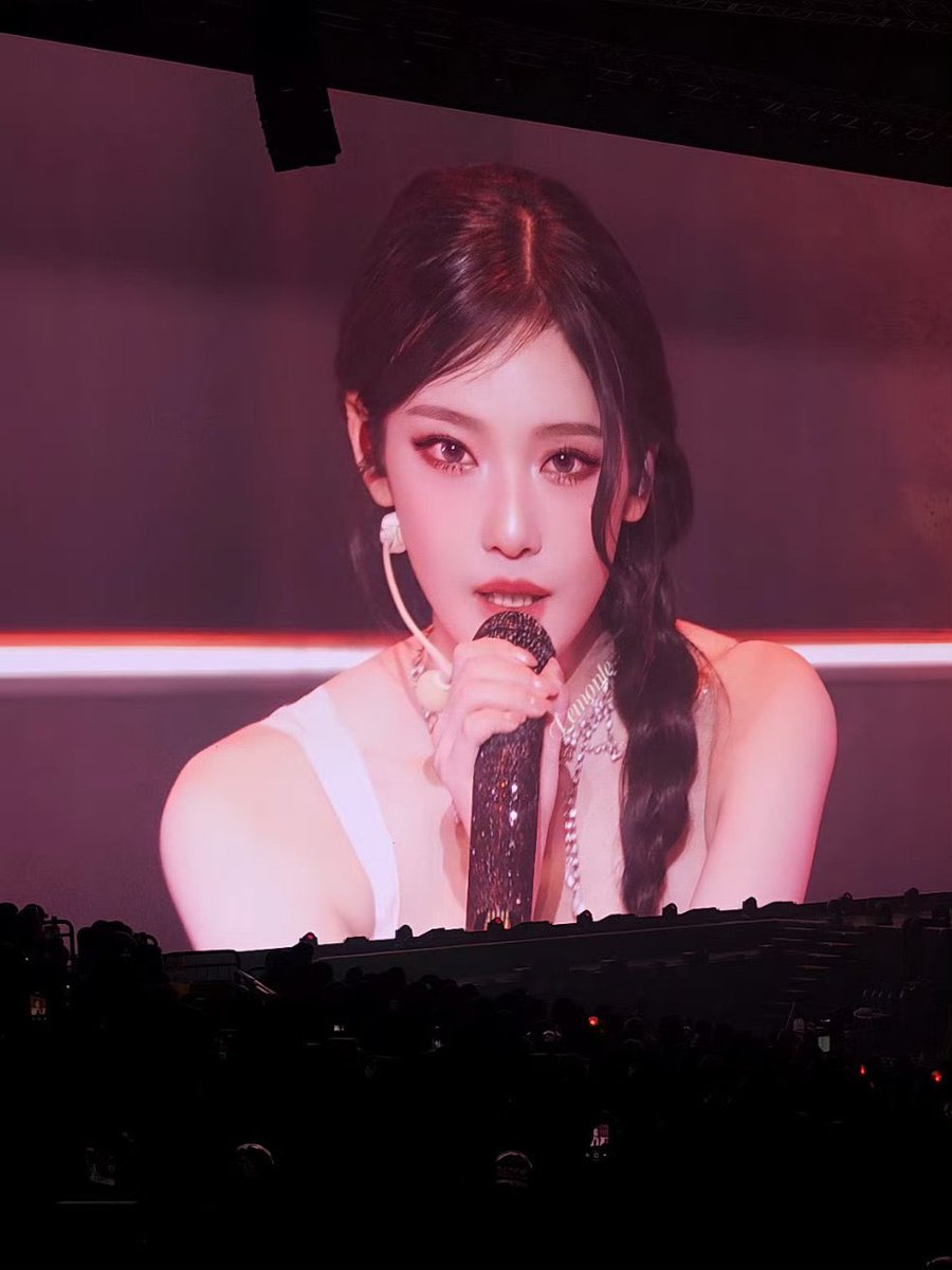 baichangyi2's tweet photo. #NINGNING https://t.co/6Fs4xqDfg9