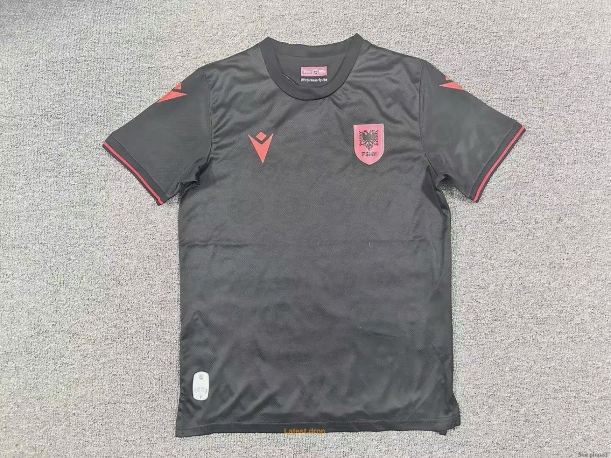 MaillotsStoreFR's tweet image. Albania third shirt 2026 available now 🇦🇱⚽

High quality fan version with a comfortable fit 🔥

A must-have for true Albania supporters 🔥

DM us or check link in bio to order 🔗

#Shqiperi #WC2026