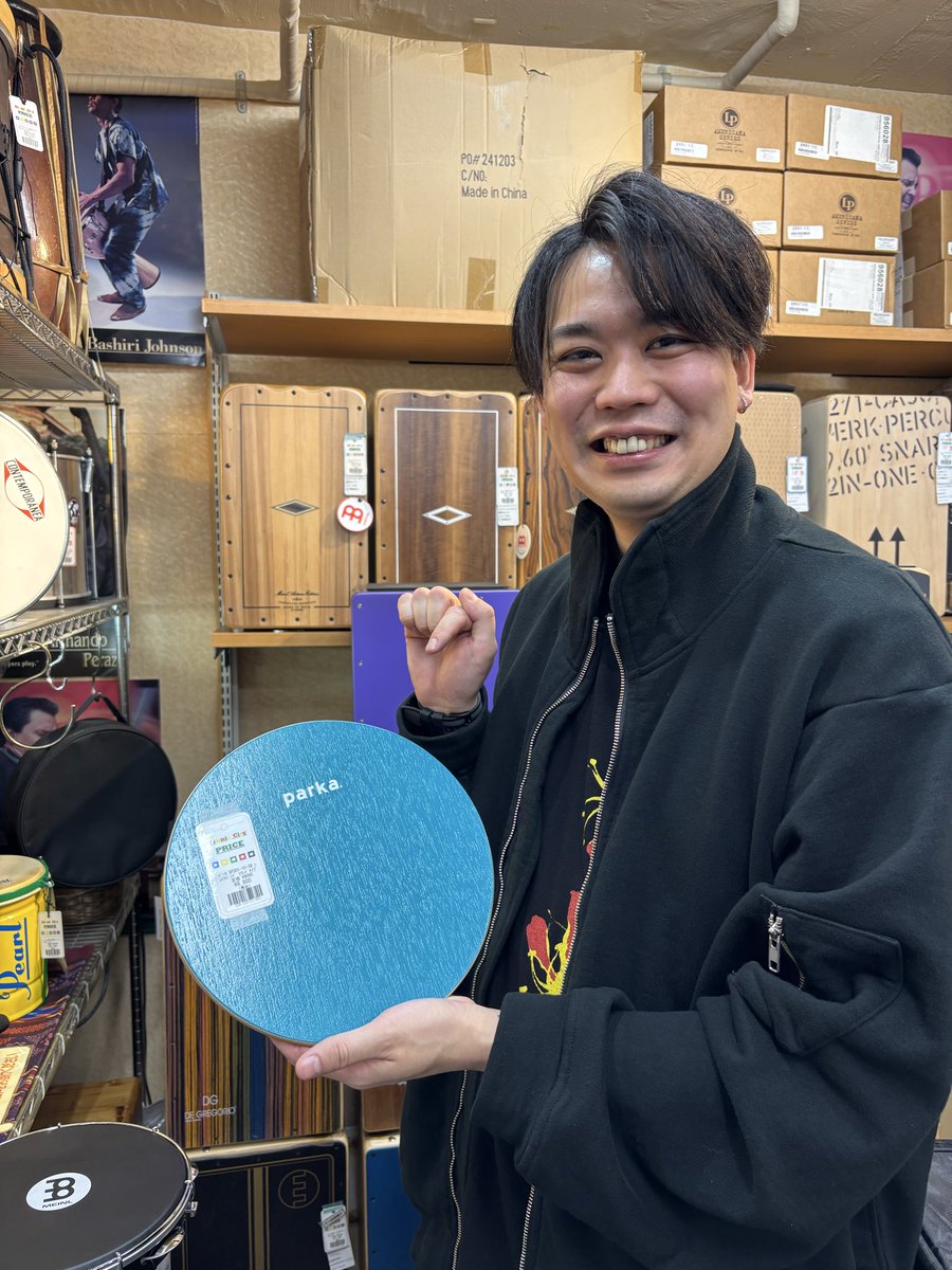 TakayaLotus's tweet image. また楽しい楽器大好きで、私も使っていて最近人気が↗️↗️ parkaさんの SHAKE PADをステージでも使おうと即決購入されてました🎵

シンバル選びでもサラッと凄まじい素晴らしい試奏されて本当にカッコ良かったです〜🎵

素晴らしい出会い✨ありがとうございました😊
#parka #SHAKEPAD