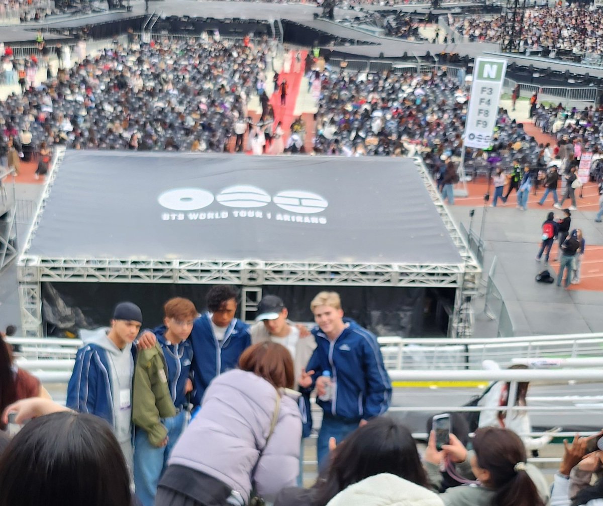 kx2mamaV Into The Sun tweet media