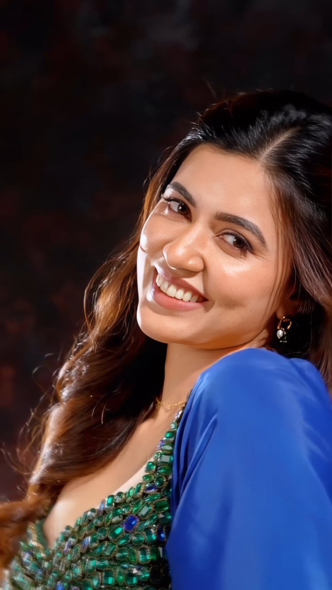 RightMan_1's tweet photo. She Is Beautiful And Underrated Mallu Actress... https://t.co/Gl4yRKkfgz