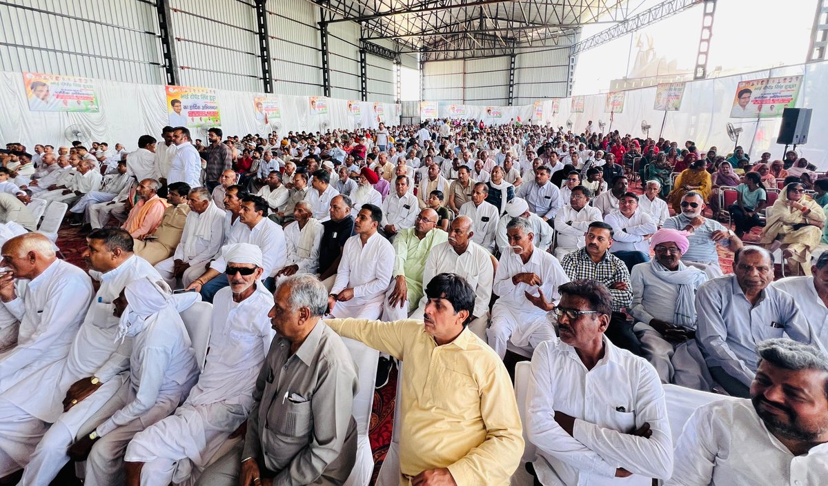 DeependerSHooda's tweet photo. आज📍करनाल में @INCHaryana के कार्यकारी अध्यक्ष सुरेश गुप्ता जी द्वारा आयोजित अभिनंदन समारोह में।

सच्चाई और अच्छाई के रास्ते पर चलते हुए संविधान और लोकतंत्र को बचाने के साथ-साथ हरियाणा को विकास के रास्ते पर ले जाने की लड़ाई लड़नी है। https://t.co/DVg18y5kCn