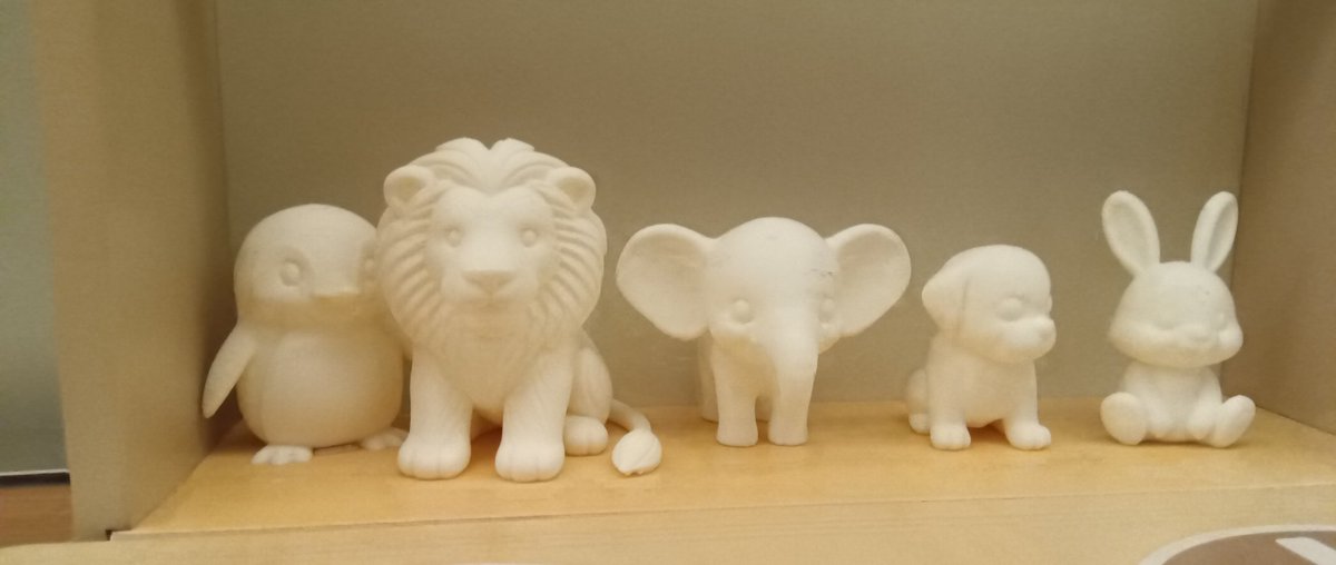 hon_chif's tweet photo. 3Dプリンターで夫が遊んでいる。私は騎獣とか神像を連想しちゃったけど、公開されてるモデルを利用しただけだから自作モデリングは無理って。 https://t.co/cG18TvF8Zf