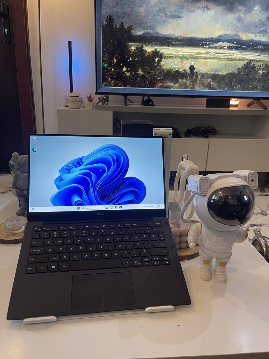 Val Gadgets tweet media