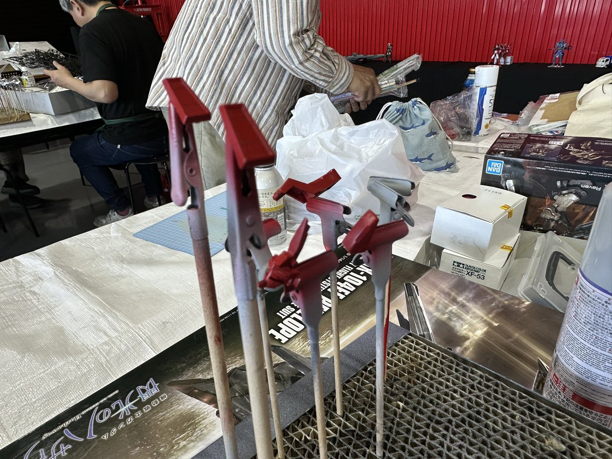 えにやん tweet media