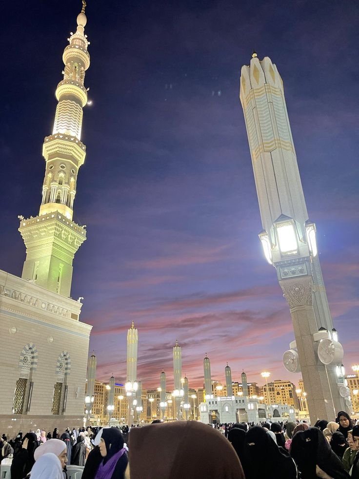 ririnafiya's tweet photo. أشد أنواع الخسارة هي أنك لا تصلي على رسول اللّٰه وأنت تعلم أنه شفيعك يوم القيامة

Kerugian paling besar adalah engkau tidak bershalawat kepada Rasulullah Saw, sedangkan engkau mengetahui bahwa Rasulullah Saw akan memberikanmu syafa'at pada hari kiamat. https://t.co/SYZxIpTXDE