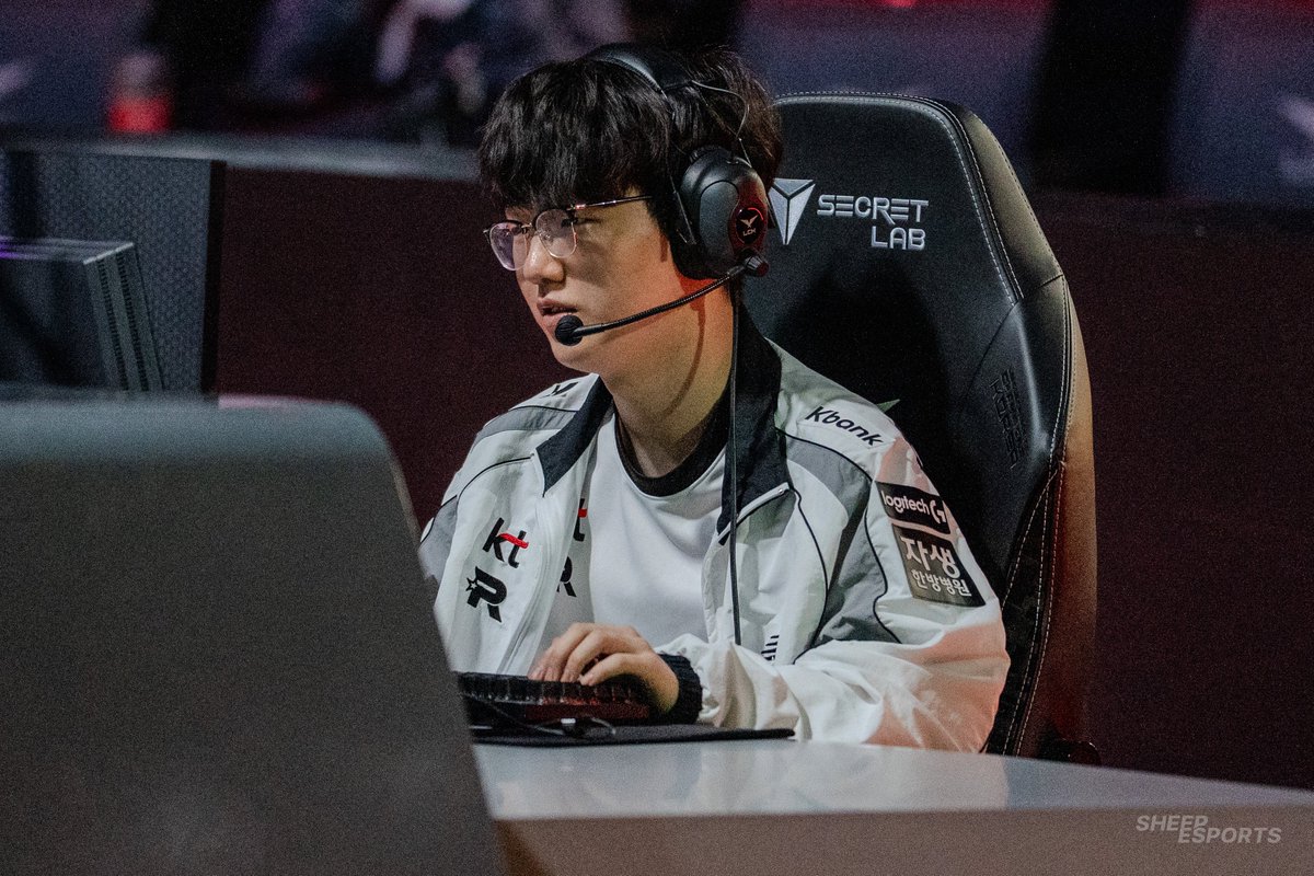 arieslol_'s tweet image. KT's Captain 🫡 ready to try and secure a 4-0 start in the LCK R 1-2.

#KT #Perfect #LCK @LCK